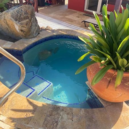 Cozy Studio With Private Spa Oranjestad Zewnętrze zdjęcie