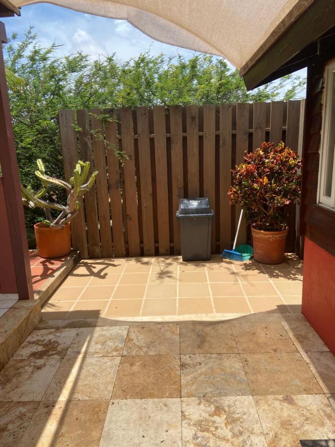 Cozy Studio With Private Spa Oranjestad Zewnętrze zdjęcie