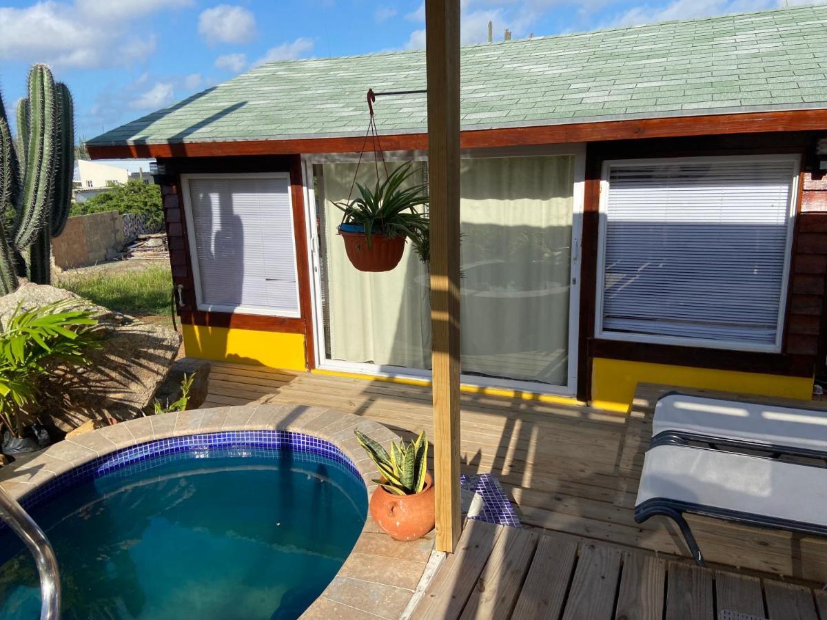 Cozy Studio With Private Spa Oranjestad Zewnętrze zdjęcie