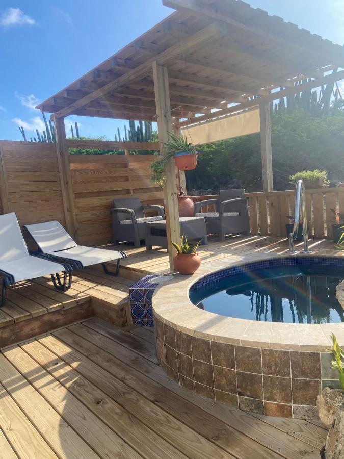 Cozy Studio With Private Spa Oranjestad Zewnętrze zdjęcie