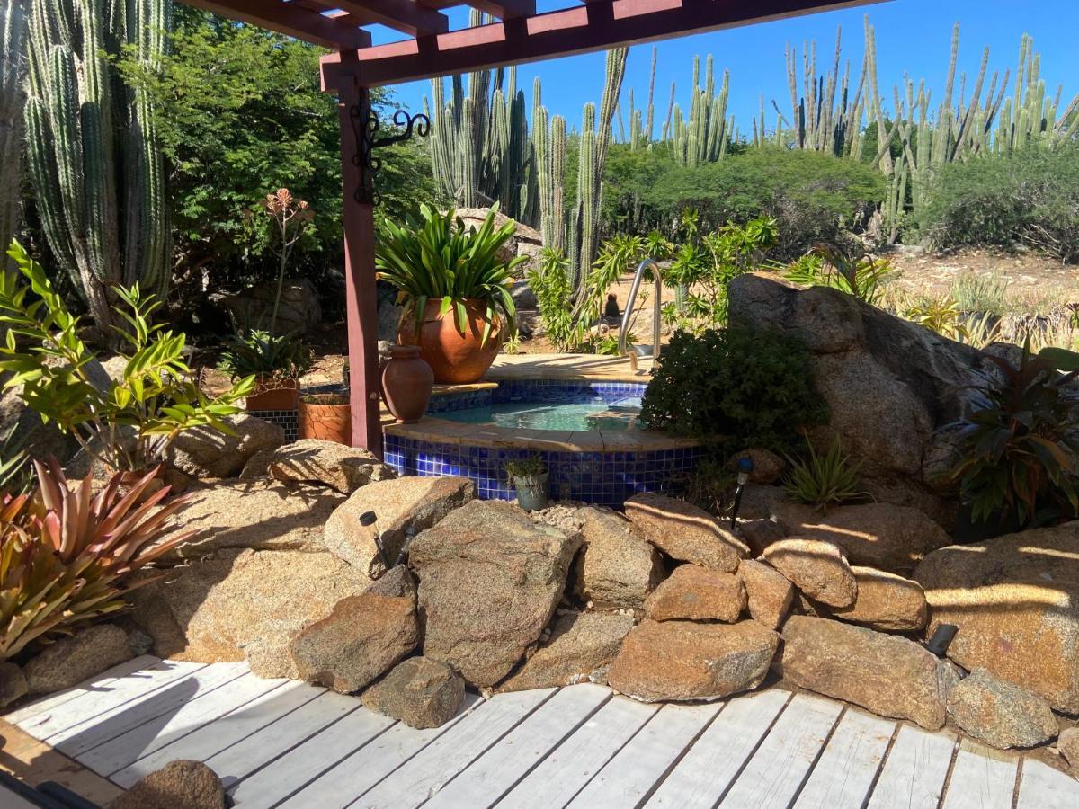 Cozy Studio With Private Spa Oranjestad Zewnętrze zdjęcie