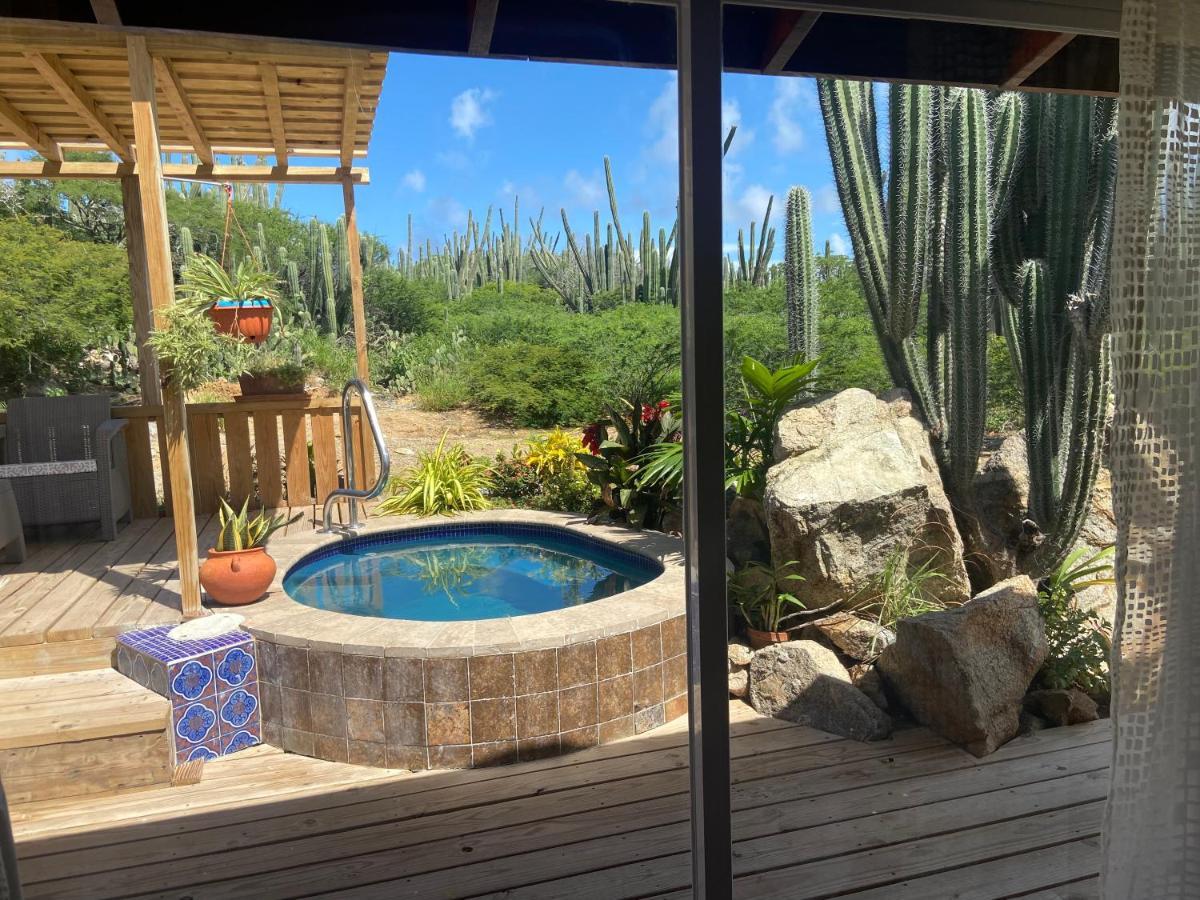 Cozy Studio With Private Spa Oranjestad Zewnętrze zdjęcie